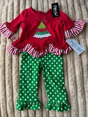 Rare too! Red Christmas Baby 2-piece outfit Sz 6 months